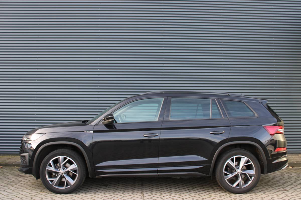 Škoda Kodiaq ŠKODA Kodiaq 1.5 TSI Sportline Panoramadak Leer/Alcantara Camera Full-Led