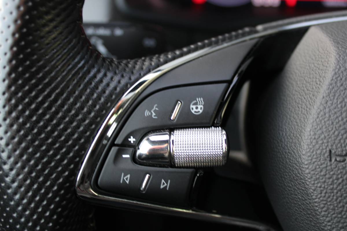 Škoda Kodiaq ŠKODA Kodiaq 1.5 TSI Sportline Panoramadak Leer/Alcantara Camera Full-Led