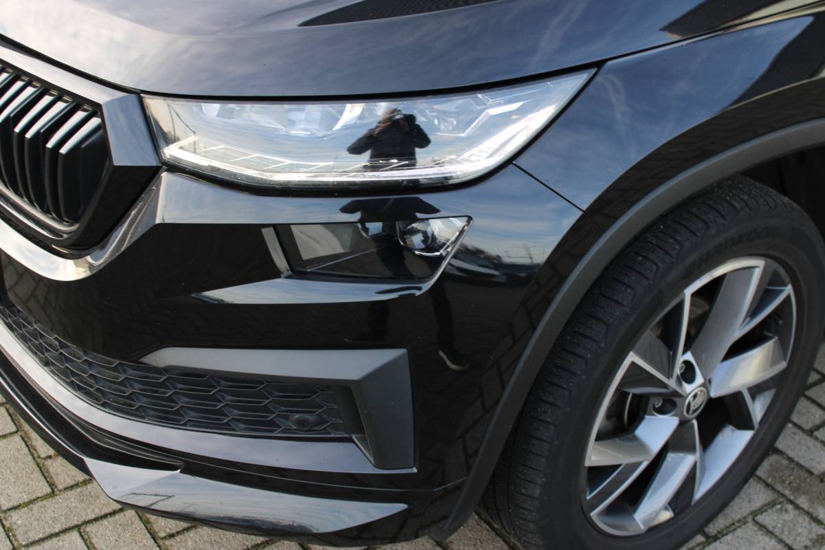 Škoda Kodiaq ŠKODA Kodiaq 1.5 TSI Sportline Panoramadak Leer/Alcantara Camera Full-Led