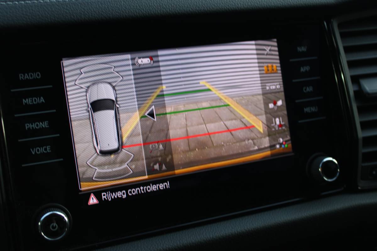 Škoda Kodiaq ŠKODA Kodiaq 1.5 TSI Sportline Panoramadak Leer/Alcantara Camera Full-Led