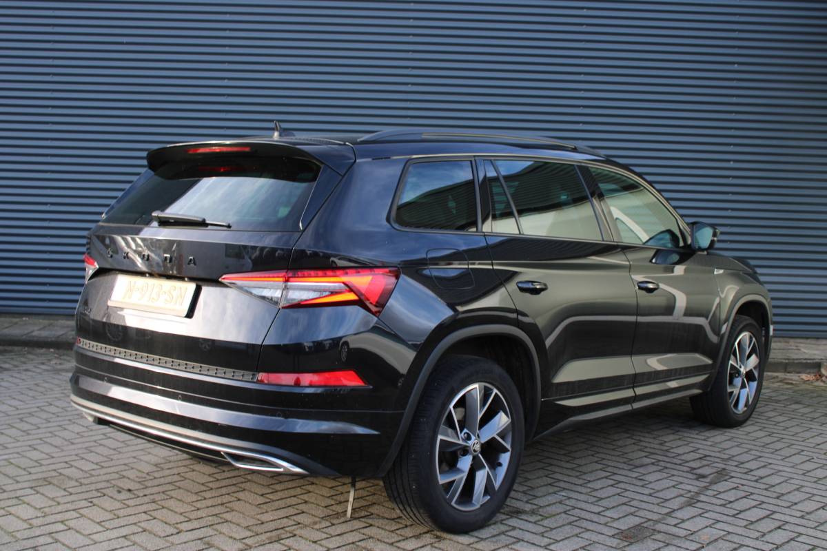 Škoda Kodiaq ŠKODA Kodiaq 1.5 TSI Sportline Panoramadak Leer/Alcantara Camera Full-Led