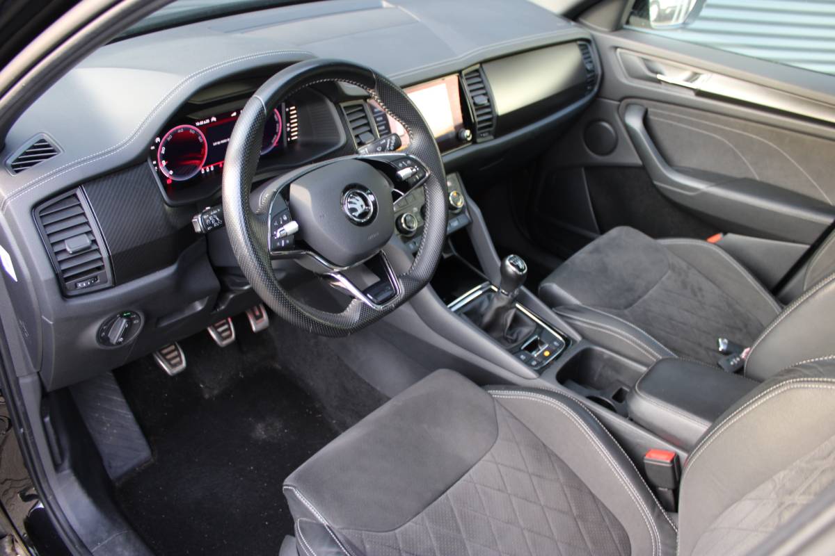Škoda Kodiaq ŠKODA Kodiaq 1.5 TSI Sportline Panoramadak Leer/Alcantara Camera Full-Led