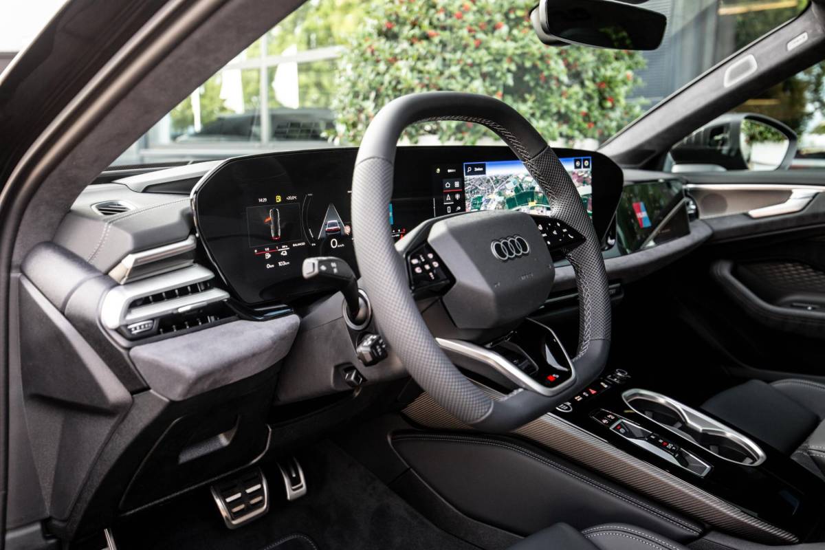 Audi A6 Audi A6 Avant 2.0 e-hybrid quattro S edition Competition