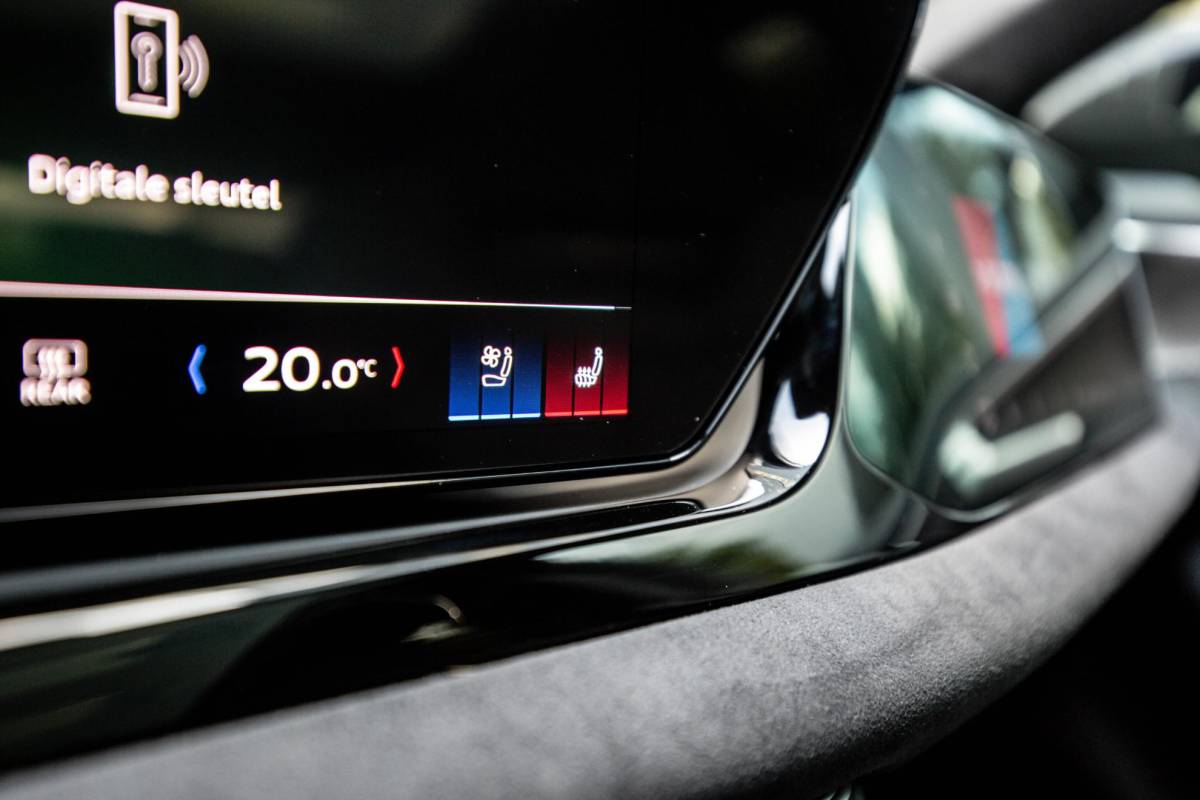 Audi A6 Audi A6 Avant 2.0 e-hybrid quattro S edition Competition