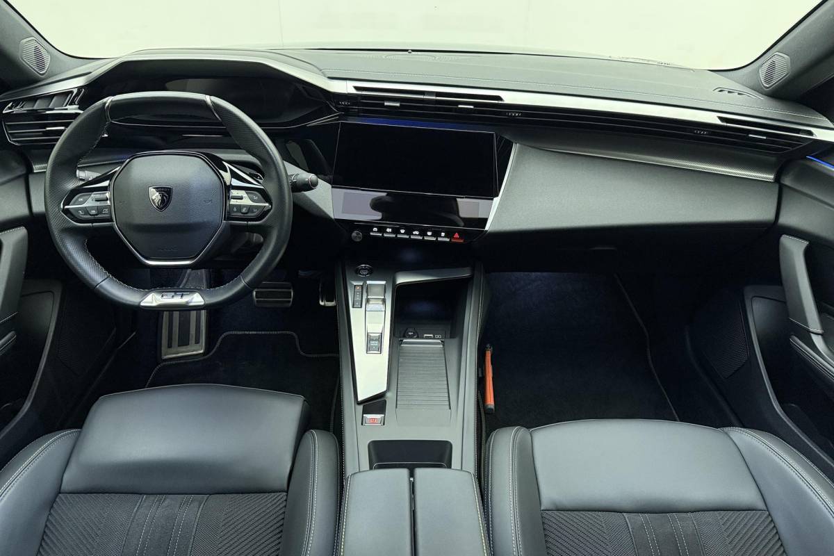 Peugeot 408 Peugeot 408 1.6 HYbrid GT 225pk EAT8 First Edition | Adaptive Cruise Control | Matrix LED | Stoelverwarming | Verwarmd stuurwiel | Handsfree achterklep | Keyless Entry & Start | AGR Bestuurdersstoel | Camera | 20” ‘Monolithe’ velgen | 1e Eigenaar