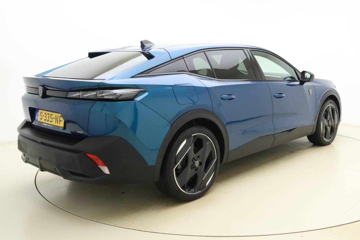 Peugeot 408 Peugeot 408 1.6 HYbrid GT 225pk EAT8 First Edition | Adaptive Cruise Control | Matrix LED | Stoelverwarming | Verwarmd stuurwiel | Handsfree achterklep | Keyless Entry & Start | AGR Bestuurdersstoel | Camera | 20” ‘Monolithe’ velgen | 1e Eigenaar