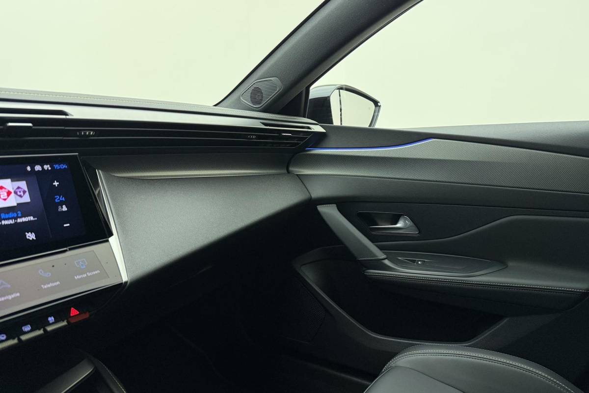 Peugeot 408 Peugeot 408 1.6 HYbrid GT 225pk EAT8 First Edition | Adaptive Cruise Control | Matrix LED | Stoelverwarming | Verwarmd stuurwiel | Handsfree achterklep | Keyless Entry & Start | AGR Bestuurdersstoel | Camera | 20” ‘Monolithe’ velgen | 1e Eigenaar