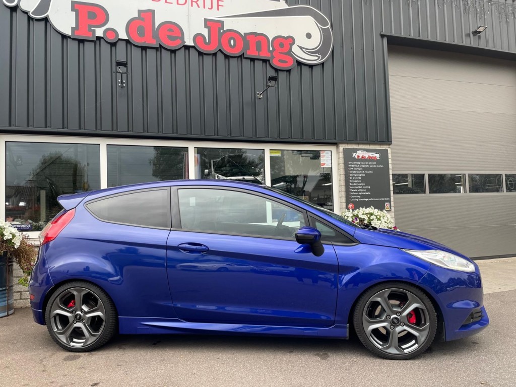 Ford Fiesta Ford Fiesta 1.6 ST2 183pk Miltek Winterpack Coating Dab+ Keyless Recaro