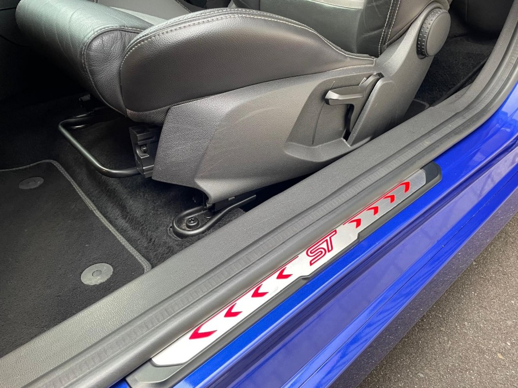 Ford Fiesta Ford Fiesta 1.6 ST2 183pk Miltek Winterpack Coating Dab+ Keyless Recaro