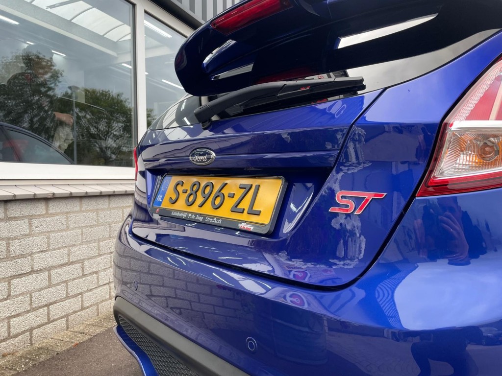 Ford Fiesta Ford Fiesta 1.6 ST2 183pk Miltek Winterpack Coating Dab+ Keyless Recaro
