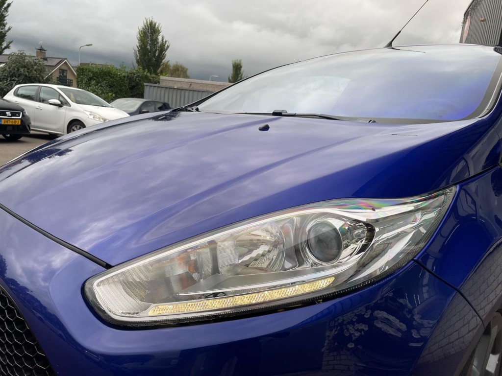 Ford Fiesta Ford Fiesta 1.6 ST2 183pk Miltek Winterpack Coating Dab+ Keyless Recaro
