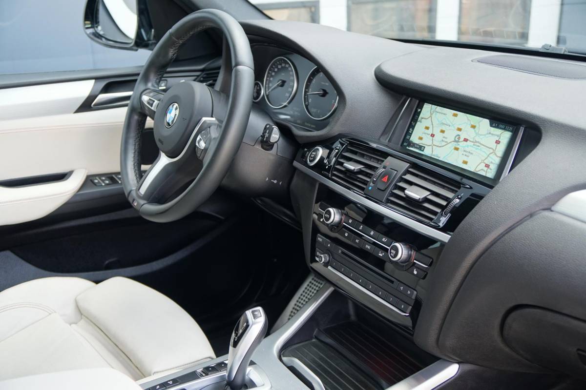 BMW X3 BMW X3 sDrive20i Centennial High Executive M SPORT * facelift* + 2400KG TREKGEWICHT / CAMERA