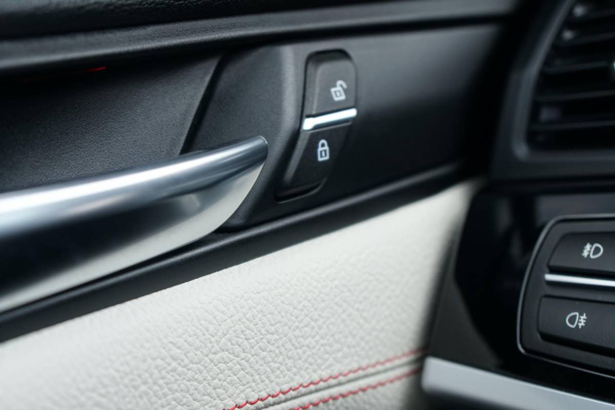 BMW X3 BMW X3 sDrive20i Centennial High Executive M SPORT * facelift* + 2400KG TREKGEWICHT / CAMERA