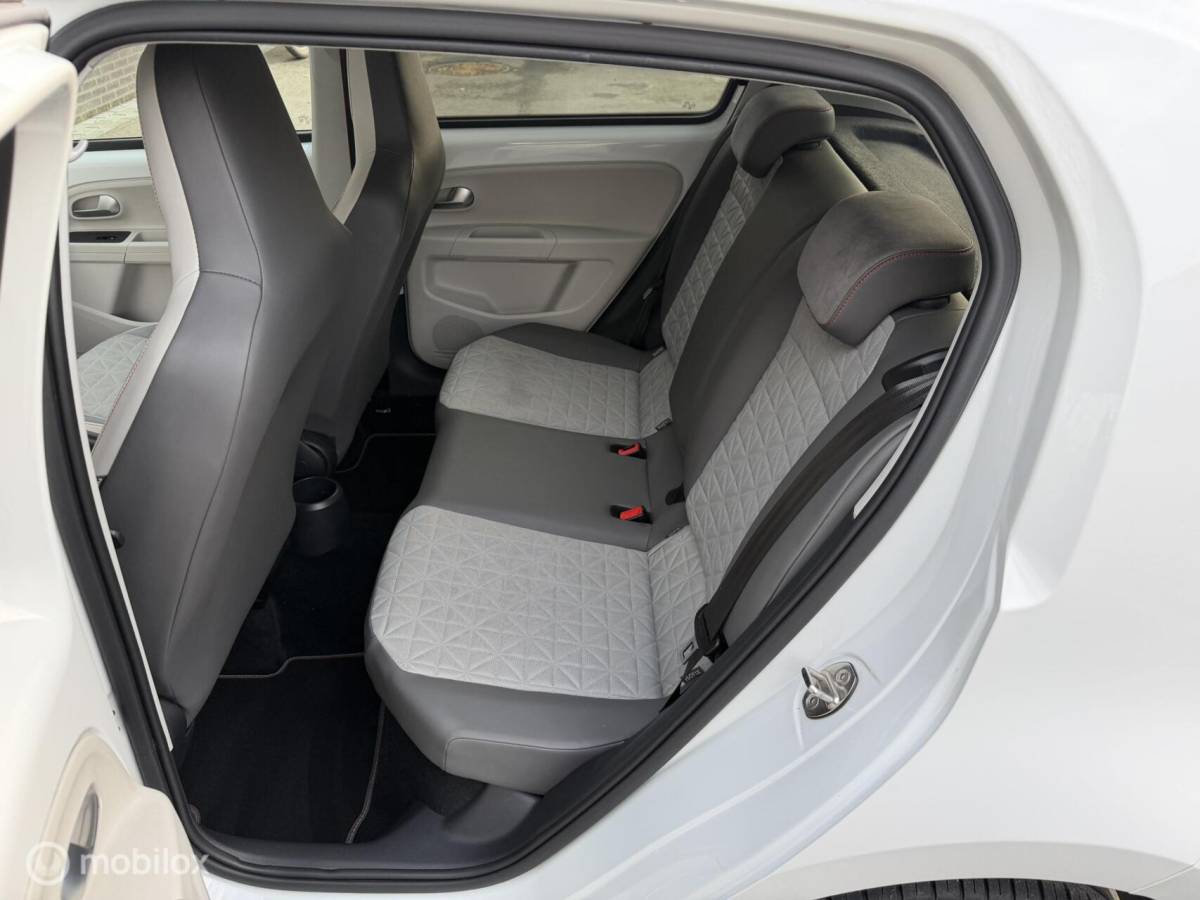 Volkswagen up! Volkswagen Up! 1.0 TSI! BMT UP! BEATS AIRCO*STOELVEW*PDC*LMV