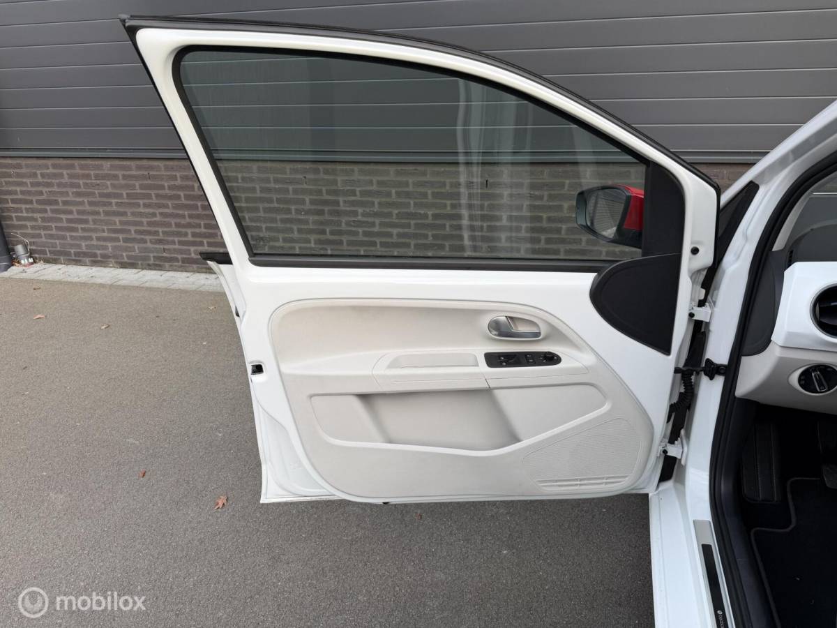 Volkswagen up! Volkswagen Up! 1.0 TSI! BMT UP! BEATS AIRCO*STOELVEW*PDC*LMV