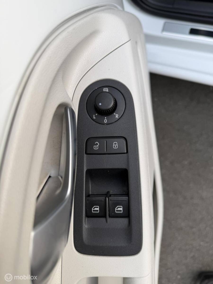 Volkswagen up! Volkswagen Up! 1.0 TSI! BMT UP! BEATS AIRCO*STOELVEW*PDC*LMV