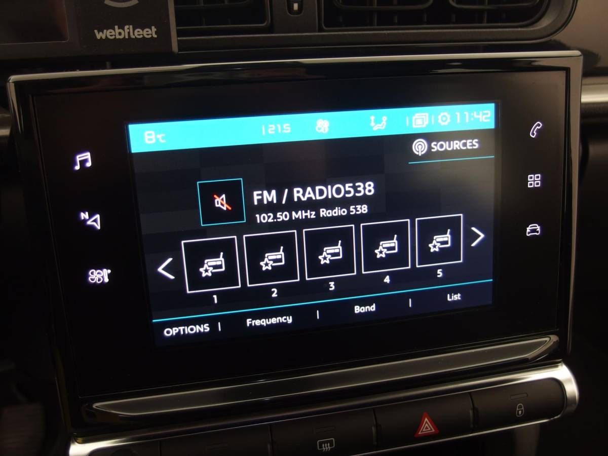 Citroën C3 Citroen C3 1.6 BlueHDi Feel CARPLAY / NAVI / CLIMA / PDC / BLUETOOTH / CRUISE / NL-AUTO