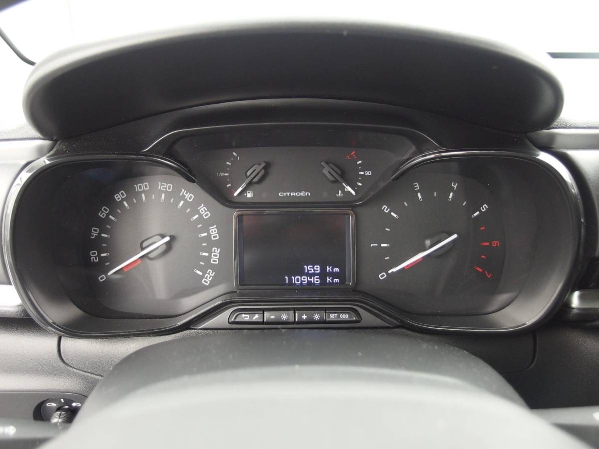 Citroën C3 Citroen C3 1.6 BlueHDi Feel CARPLAY / NAVI / CLIMA / PDC / BLUETOOTH / CRUISE / NL-AUTO