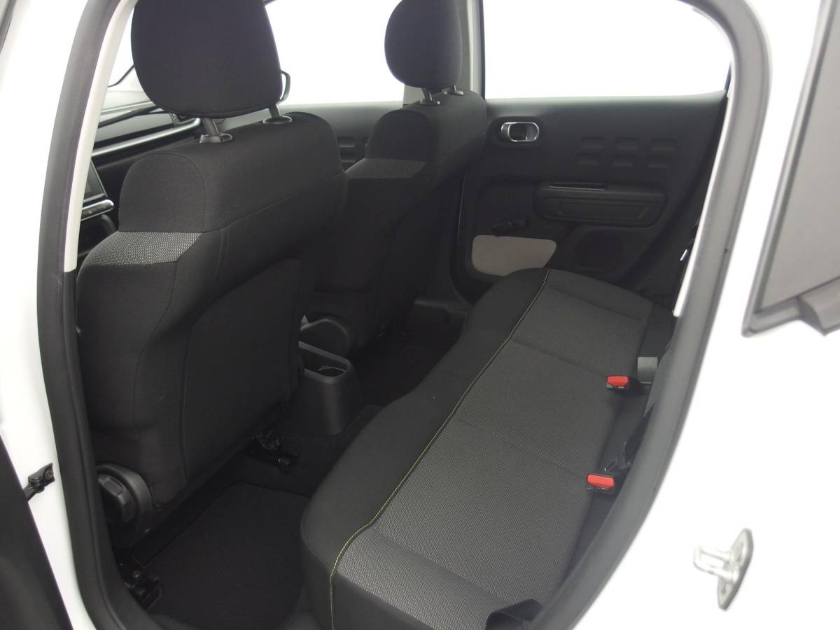 Citroën C3 Citroen C3 1.6 BlueHDi Feel CARPLAY / NAVI / CLIMA / PDC / BLUETOOTH / CRUISE / NL-AUTO