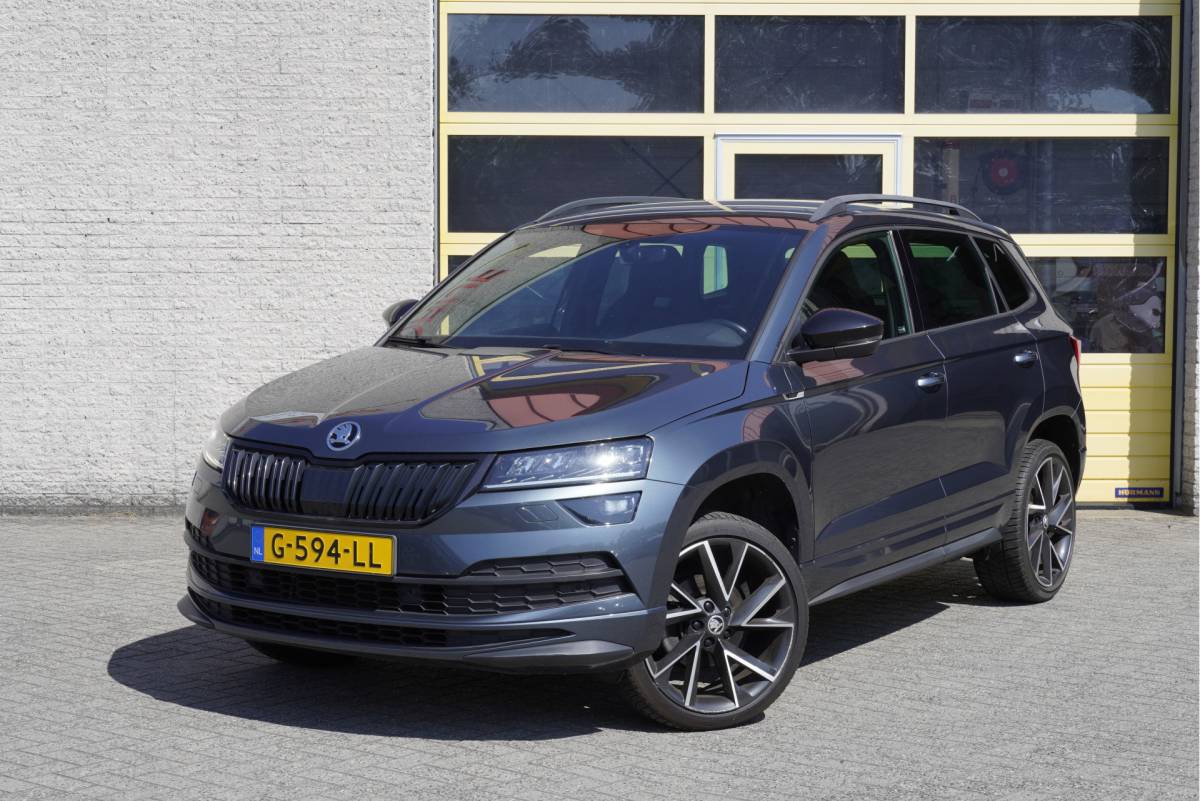 Škoda Karoq ŠKODA Karoq 1.5 TSI ACT 150PK! Automaat Sportline Business BJ2019 Lmv 18″ | Led | Pdc | Navi | App-Connect | Dashboard verlichting | Virtual cockpit | Climate control | Cruise control | Sportstoelen | Zwarte hemel | Sport stuurwiel | Extra getint glas
