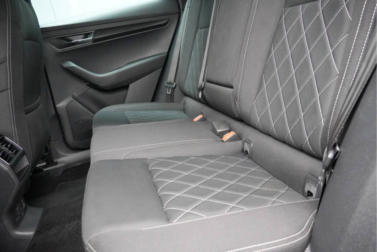 Škoda Karoq ŠKODA Karoq 1.5 TSI ACT 150PK! Automaat Sportline Business BJ2019 Lmv 18″ | Led | Pdc | Navi | App-Connect | Dashboard verlichting | Virtual cockpit | Climate control | Cruise control | Sportstoelen | Zwarte hemel | Sport stuurwiel | Extra getint glas