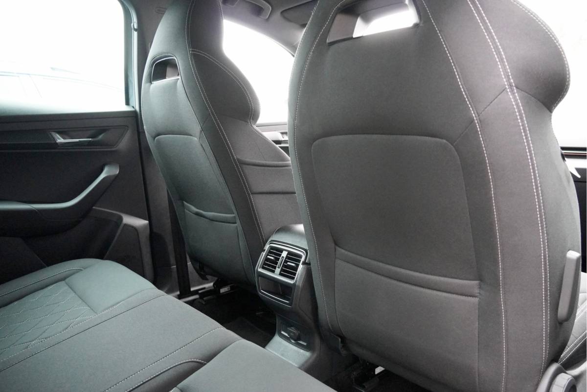 Škoda Karoq ŠKODA Karoq 1.5 TSI ACT 150PK! Automaat Sportline Business BJ2019 Lmv 18″ | Led | Pdc | Navi | App-Connect | Dashboard verlichting | Virtual cockpit | Climate control | Cruise control | Sportstoelen | Zwarte hemel | Sport stuurwiel | Extra getint glas