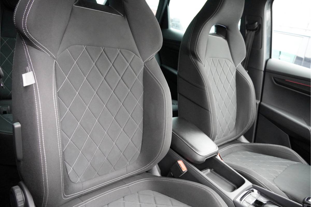 Škoda Karoq ŠKODA Karoq 1.5 TSI ACT 150PK! Automaat Sportline Business BJ2019 Lmv 18″ | Led | Pdc | Navi | App-Connect | Dashboard verlichting | Virtual cockpit | Climate control | Cruise control | Sportstoelen | Zwarte hemel | Sport stuurwiel | Extra getint glas