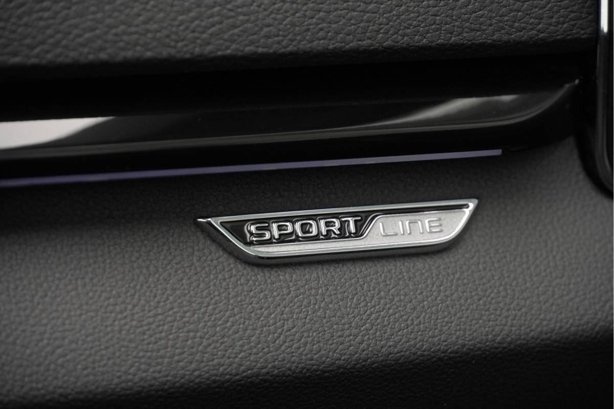 Škoda Karoq ŠKODA Karoq 1.5 TSI ACT 150PK! Automaat Sportline Business BJ2019 Lmv 18″ | Led | Pdc | Navi | App-Connect | Dashboard verlichting | Virtual cockpit | Climate control | Cruise control | Sportstoelen | Zwarte hemel | Sport stuurwiel | Extra getint glas