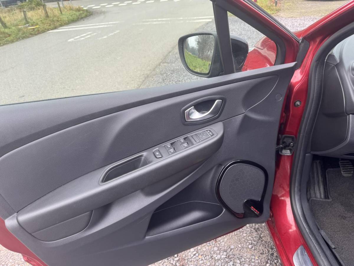 Renault Clio Renault Clio Estate 0.9 TCe Limited bose navi camera limited