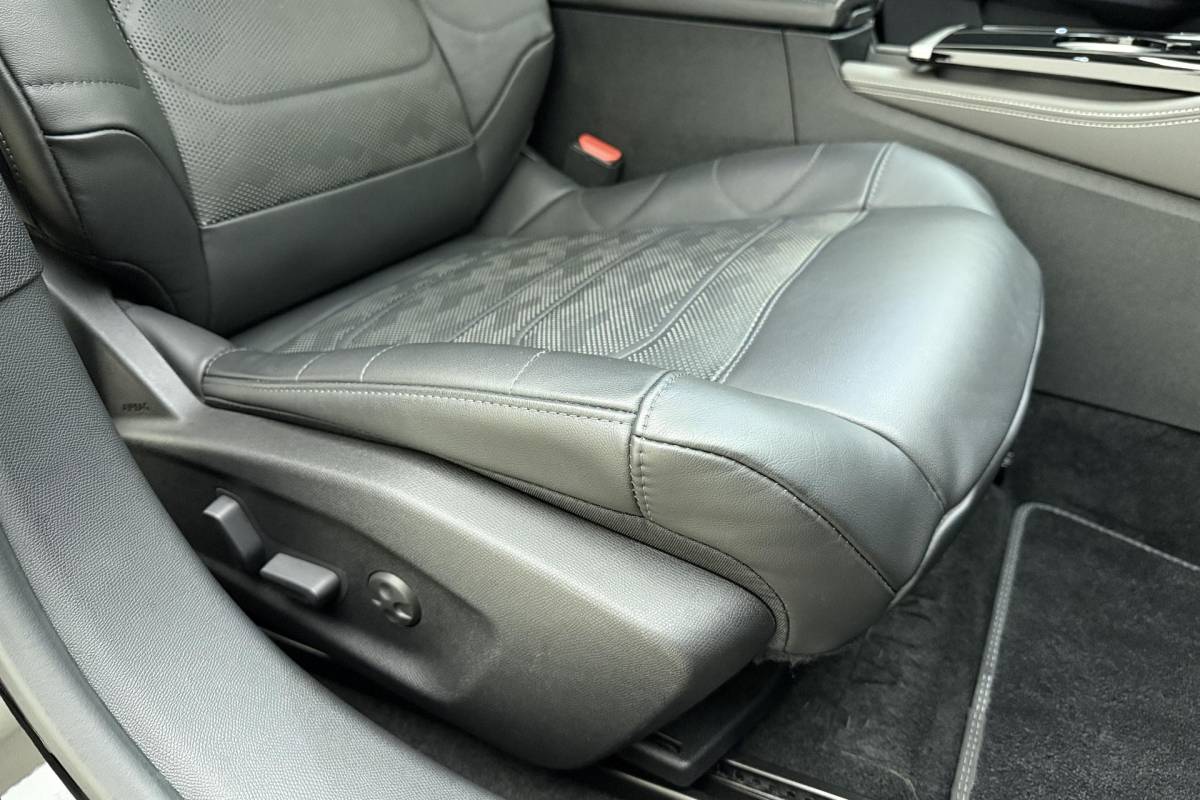 Citroën C5 X Citroen C5 X 1.6 Plug-in Hybrid 225 Shine Automaat | Navigatie | Stoel & Stuurverwarming | Keyless | Lederen bekleding | Massage stoelen | Extra getint glas | Camera