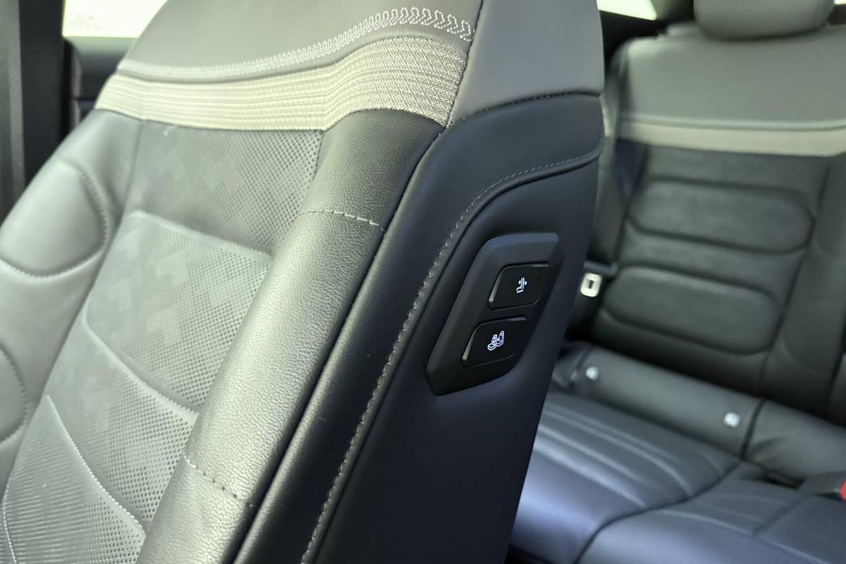Citroën C5 X Citroen C5 X 1.6 Plug-in Hybrid 225 Shine Automaat | Navigatie | Stoel & Stuurverwarming | Keyless | Lederen bekleding | Massage stoelen | Extra getint glas | Camera