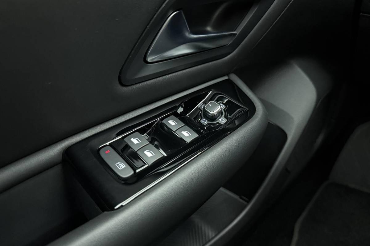 Citroën C5 X Citroen C5 X 1.6 Plug-in Hybrid 225 Shine Automaat | Navigatie | Stoel & Stuurverwarming | Keyless | Lederen bekleding | Massage stoelen | Extra getint glas | Camera