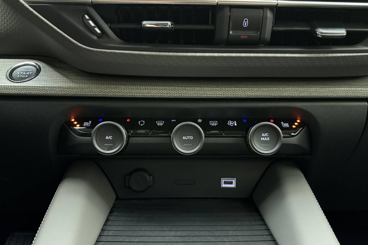 Citroën C5 X Citroen C5 X 1.6 Plug-in Hybrid 225 Shine Automaat | Navigatie | Stoel & Stuurverwarming | Keyless | Lederen bekleding | Massage stoelen | Extra getint glas | Camera