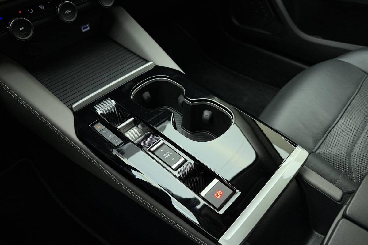 Citroën C5 X Citroen C5 X 1.6 Plug-in Hybrid 225 Shine Automaat | Navigatie | Stoel & Stuurverwarming | Keyless | Lederen bekleding | Massage stoelen | Extra getint glas | Camera