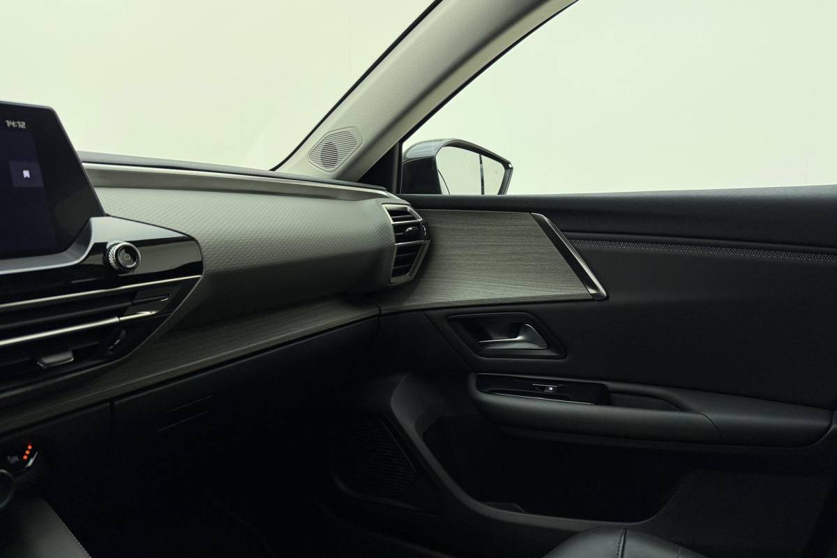 Citroën C5 X Citroen C5 X 1.6 Plug-in Hybrid 225 Shine Automaat | Navigatie | Stoel & Stuurverwarming | Keyless | Lederen bekleding | Massage stoelen | Extra getint glas | Camera