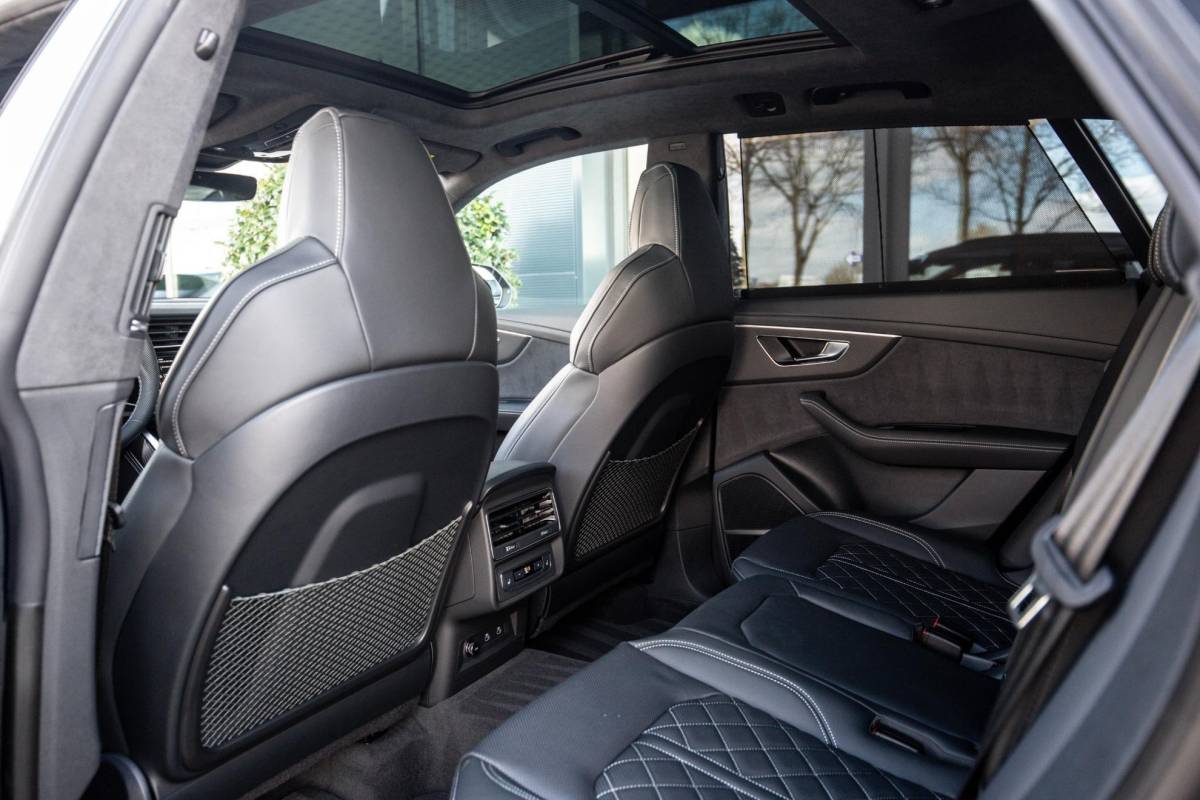 Audi Q8 Audi Q8 60 TFSI e Competition 490pk, Carbon, Full-options 2025
