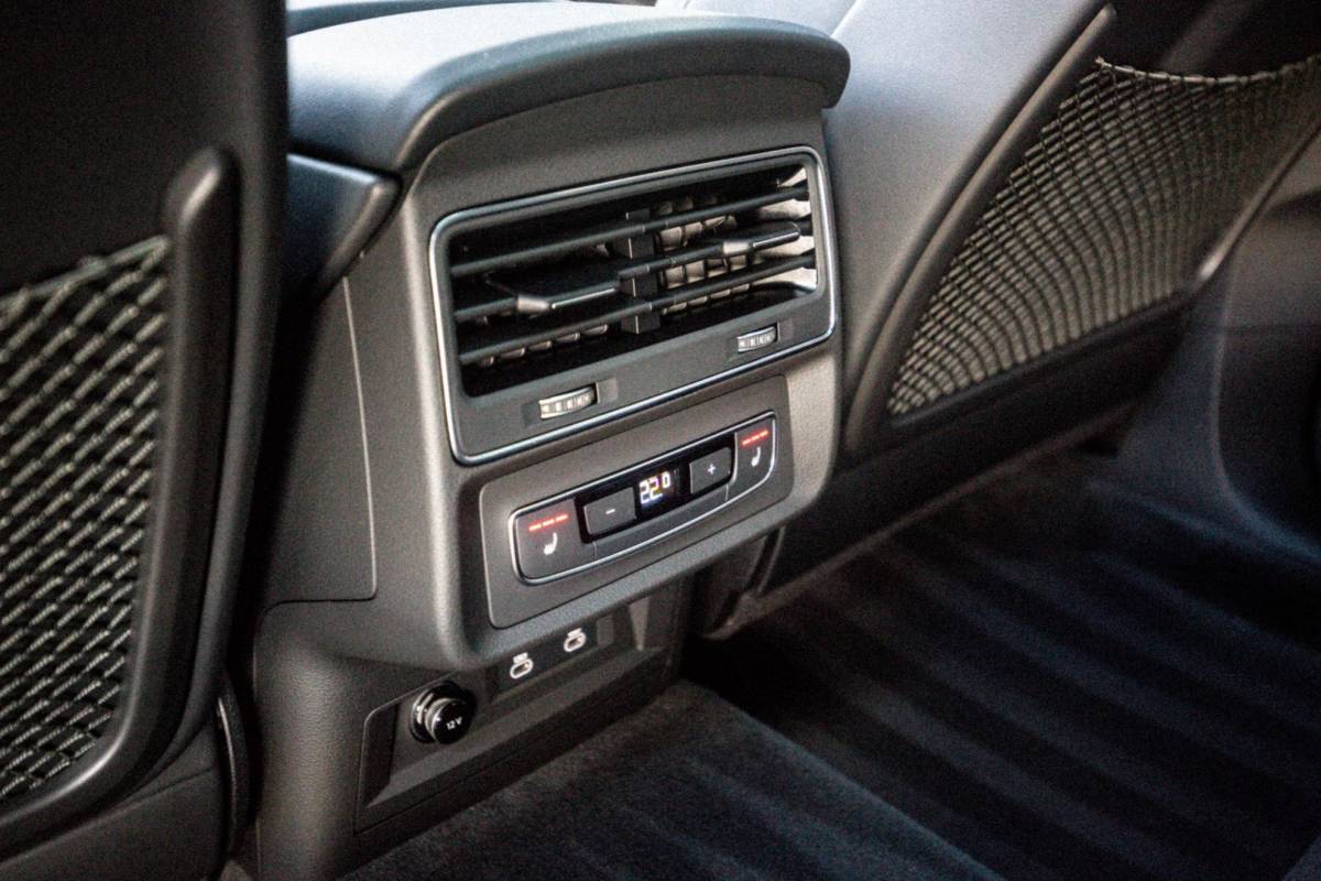Audi Q8 Audi Q8 60 TFSI e Competition 490pk, Carbon, Full-options 2025