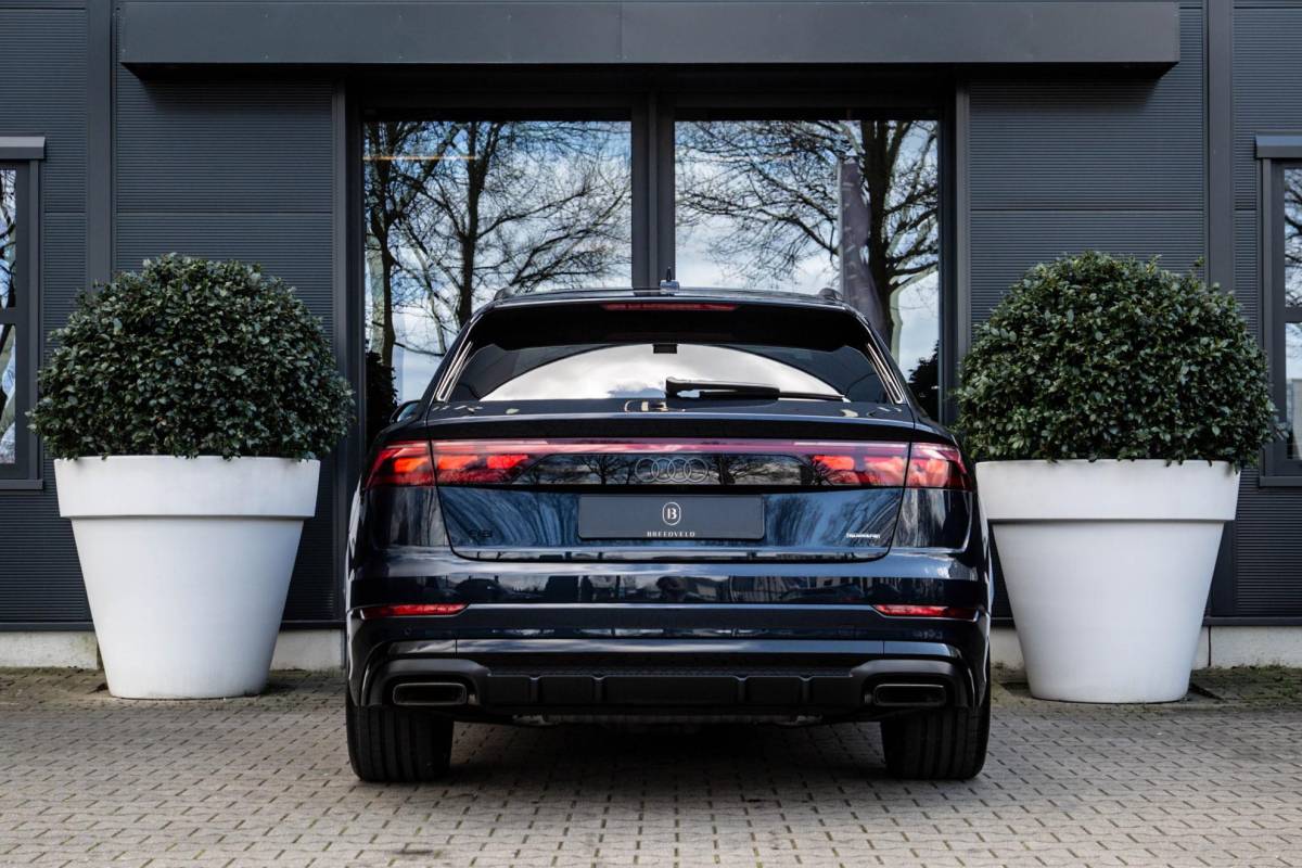 Audi Q8 Audi Q8 60 TFSI e Competition 490pk, Carbon, Full-options 2025