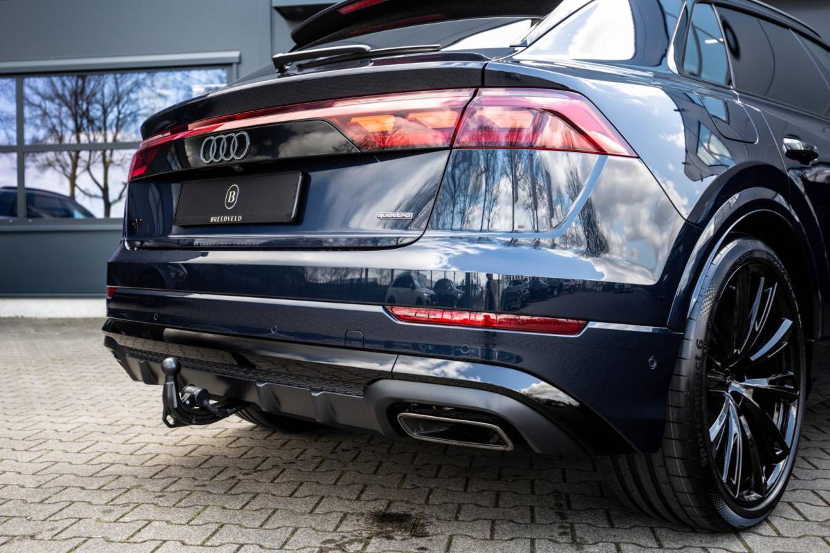 Audi Q8 Audi Q8 60 TFSI e Competition 490pk, Carbon, Full-options 2025