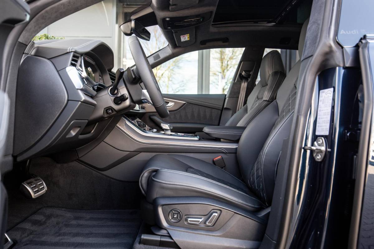 Audi Q8 Audi Q8 60 TFSI e Competition 490pk, Carbon, Full-options 2025