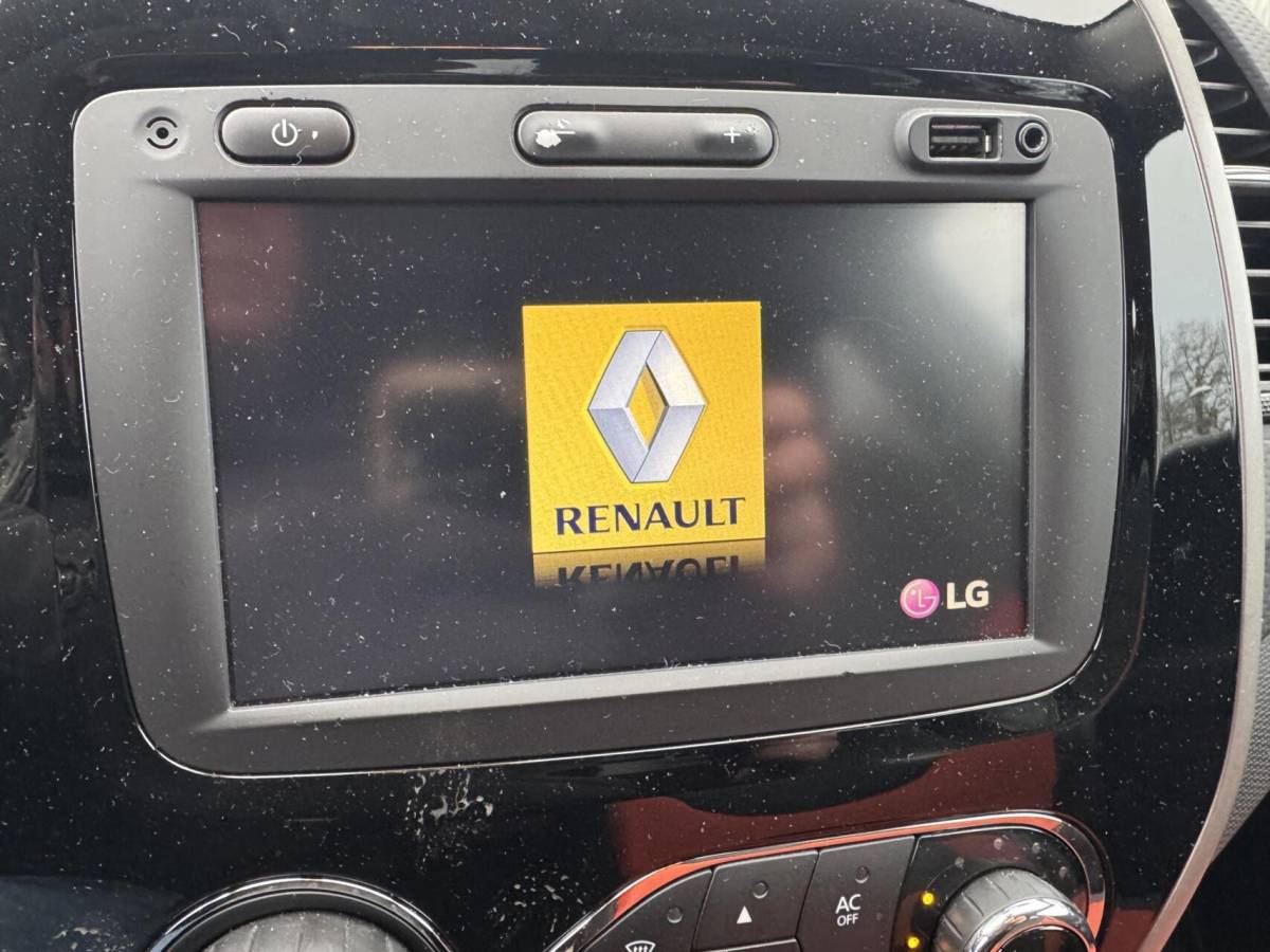 Renault Captur Renault Captur 0.9 TCe Dynamique 17 inch camera trekhaah boekjes