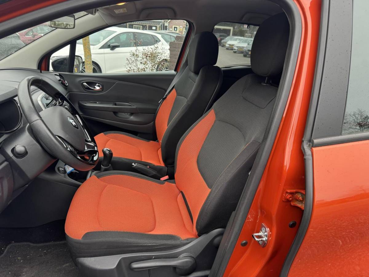 Renault Captur Renault Captur 0.9 TCe Dynamique 17 inch camera trekhaah boekjes