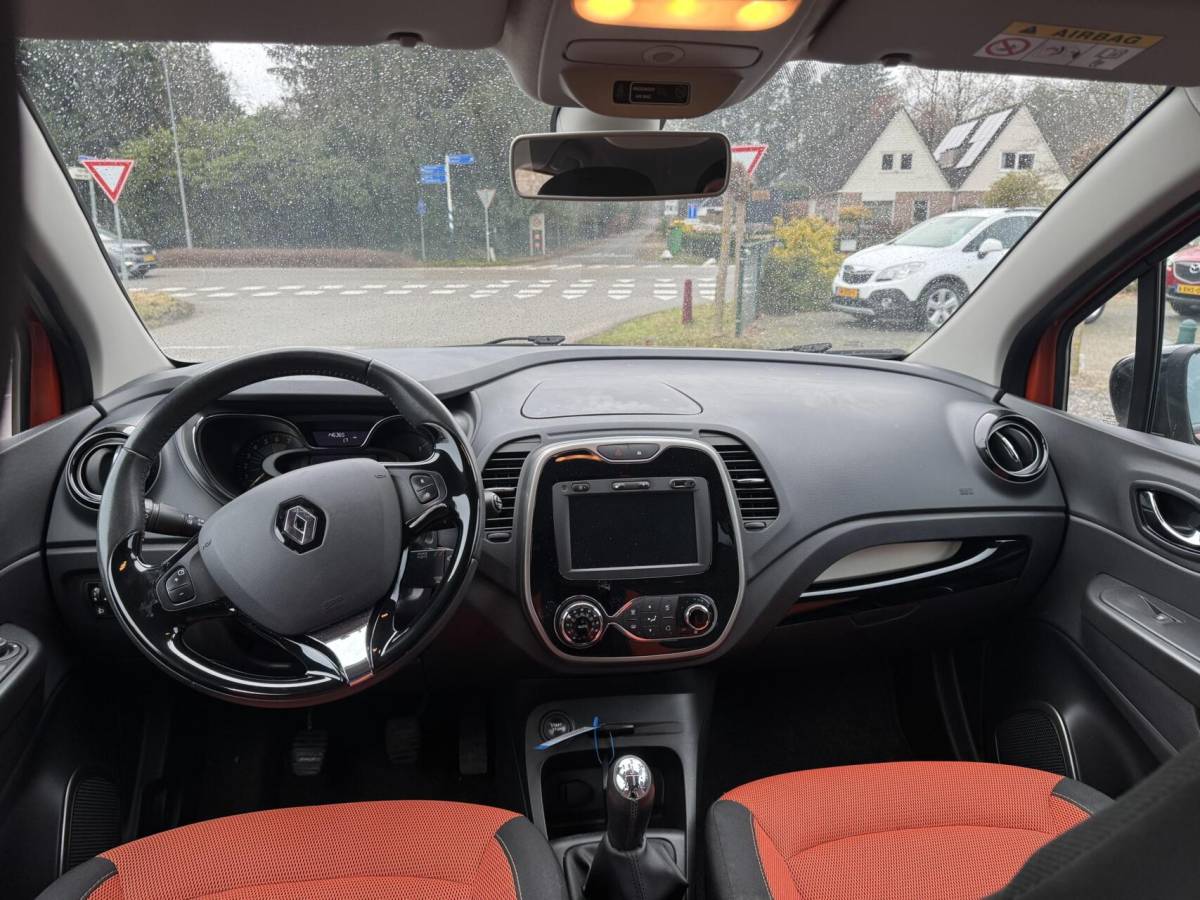 Renault Captur Renault Captur 0.9 TCe Dynamique 17 inch camera trekhaah boekjes