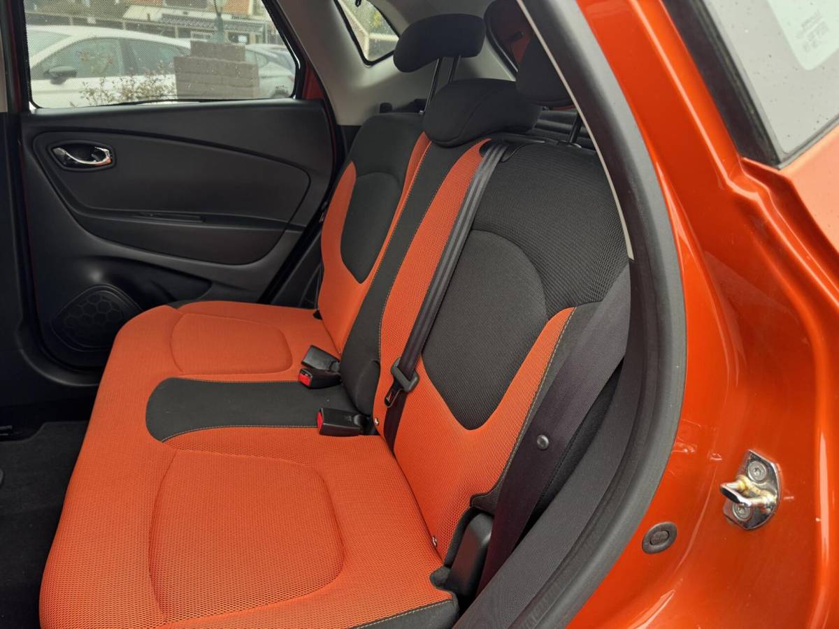 Renault Captur Renault Captur 0.9 TCe Dynamique 17 inch camera trekhaah boekjes