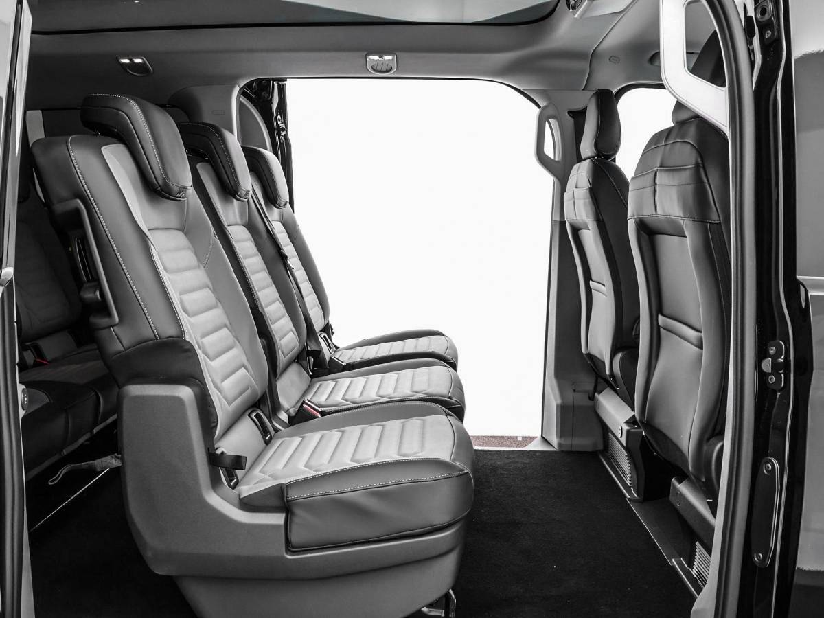 Volkswagen Caravelle Volkswagen Bedrijfswagens Caravelle Style 70kWh / 218pk L2 · 8-zits · 734104