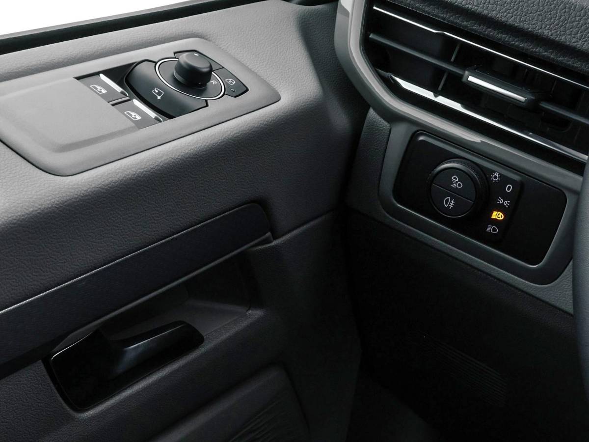 Volkswagen Caravelle Volkswagen Bedrijfswagens Caravelle Style 70kWh / 218pk L2 · 8-zits · 734104