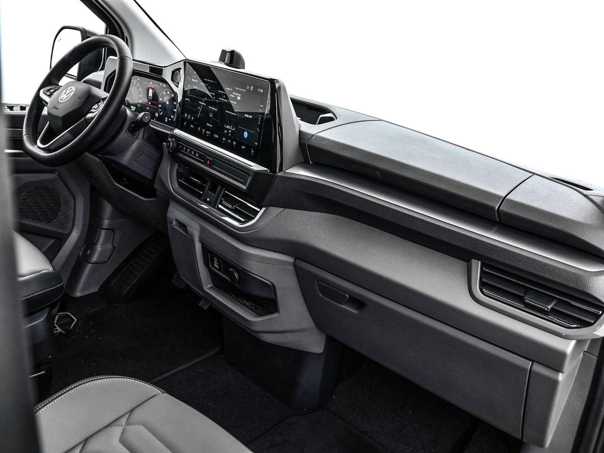 Volkswagen Caravelle Volkswagen Bedrijfswagens Caravelle Style 70kWh / 218pk L2 · 8-zits · 734104