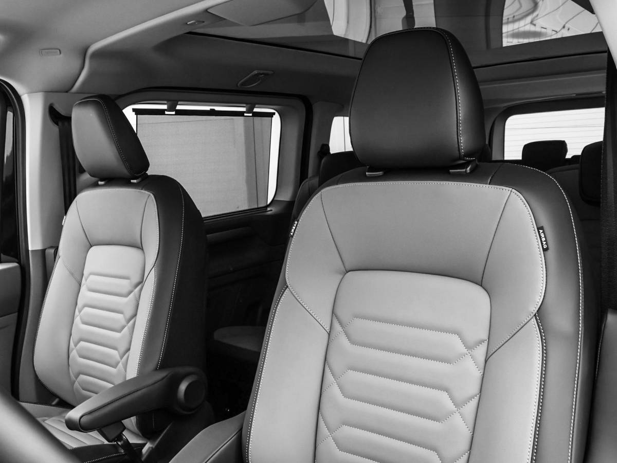 Volkswagen Caravelle Volkswagen Bedrijfswagens Caravelle Style 70kWh / 218pk L2 · 8-zits · 734104
