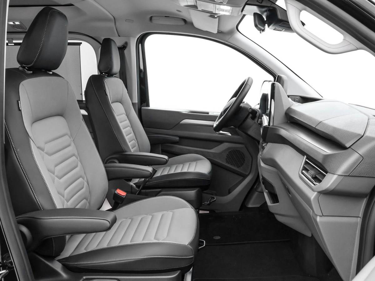Volkswagen Caravelle Volkswagen Bedrijfswagens Caravelle Style 70kWh / 218pk L2 · 8-zits · 734104