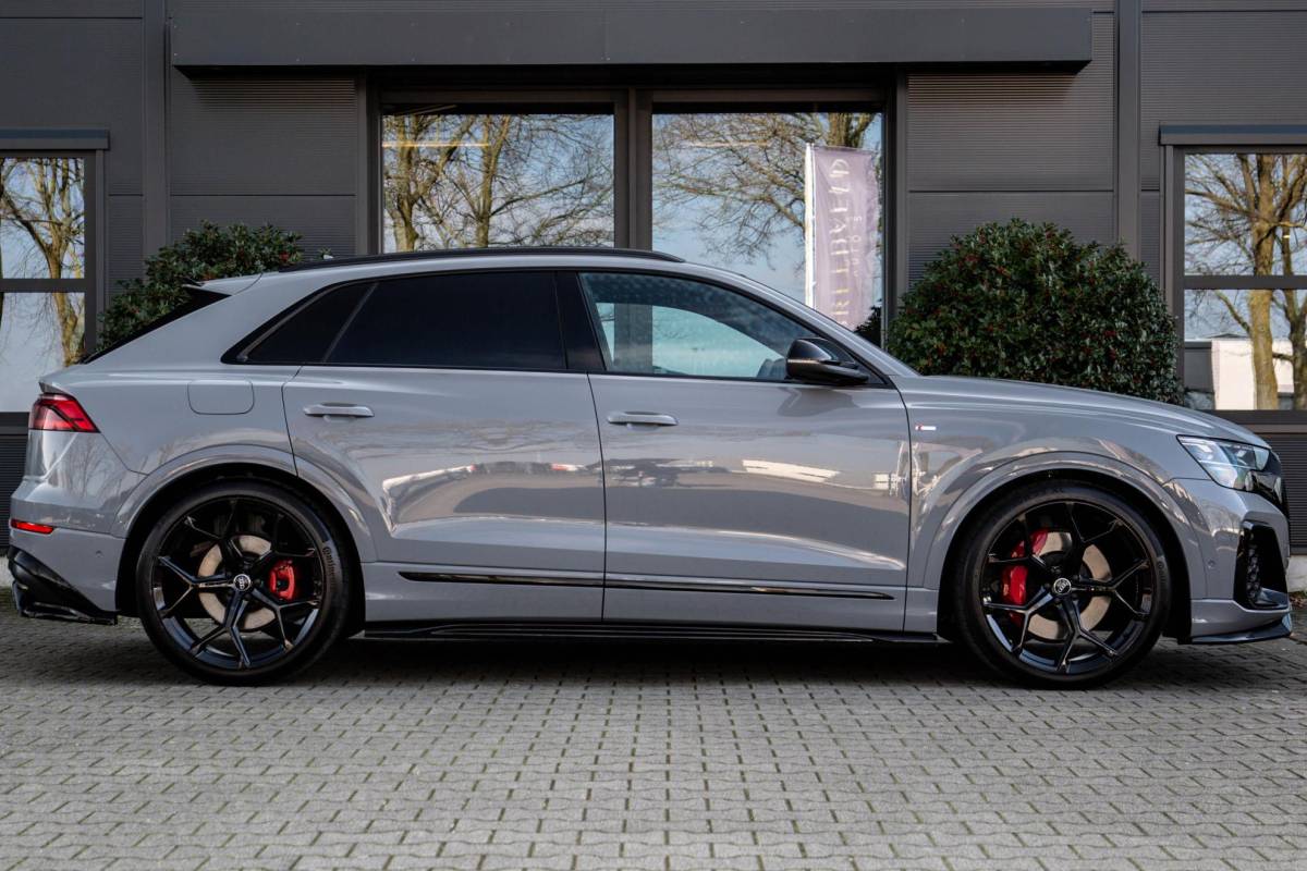 Audi Q8 Audi Q8 60 TFSI e Competition 490pk, Nardo, Full-options 2026